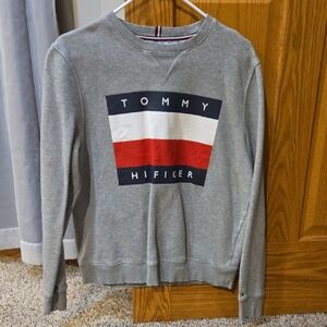 Tommy Hilfiger Gray Crewneck Sweatshirt with Flag Logo